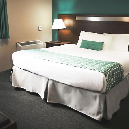 ホテル Ramada By Wyndham クイネル エクステリア 写真