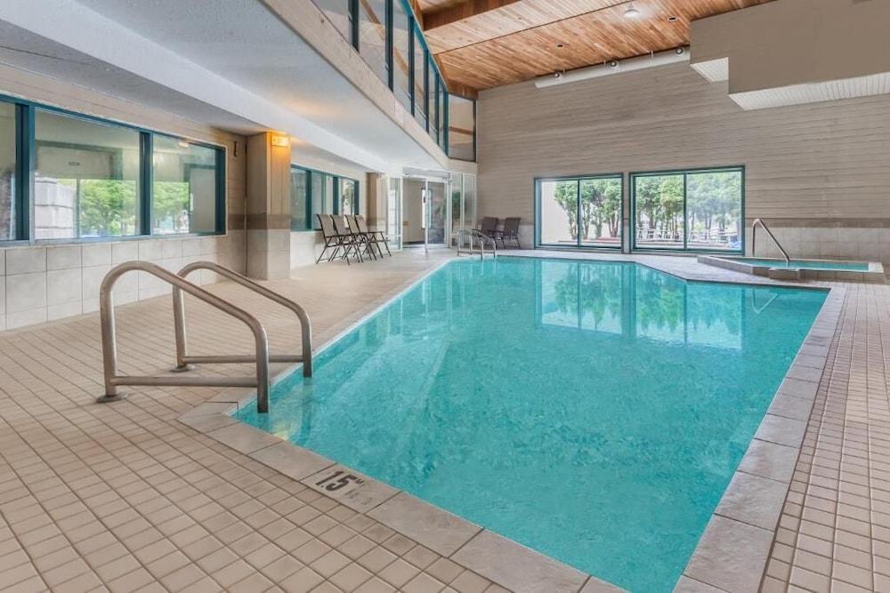 ホテル Ramada By Wyndham クイネル エクステリア 写真