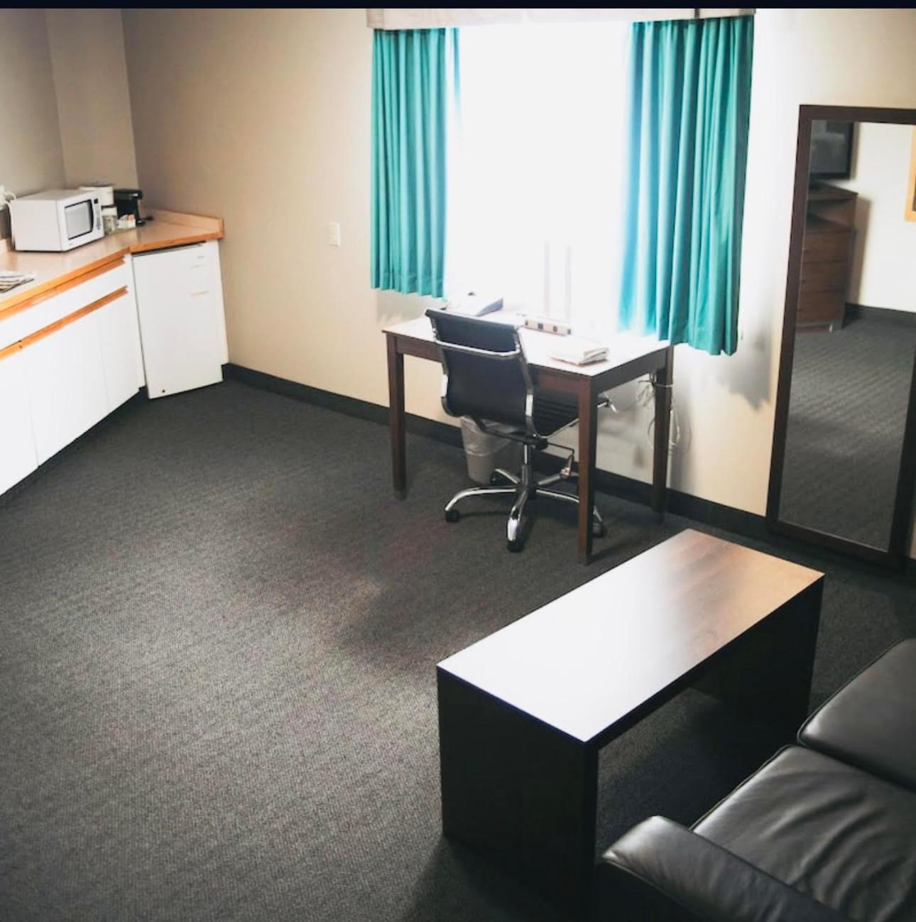 ホテル Ramada By Wyndham クイネル エクステリア 写真